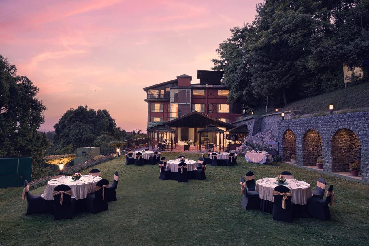 Hotel Golden Tulip Srinagar Exterior foto