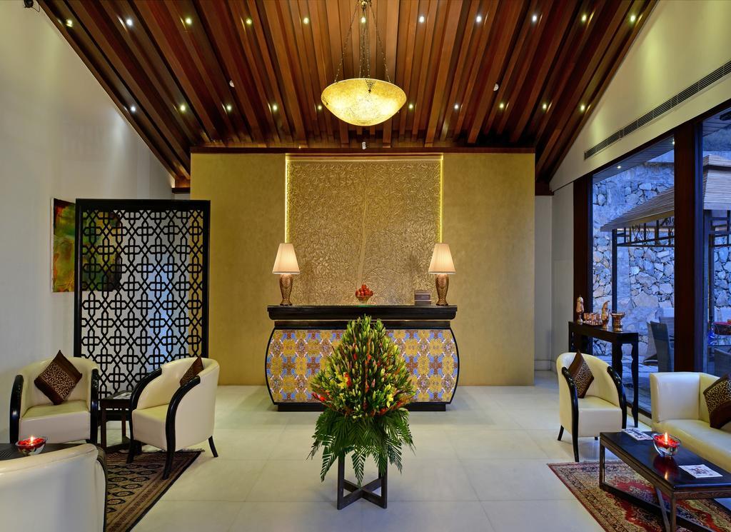 Hotel Golden Tulip Srinagar Exterior foto